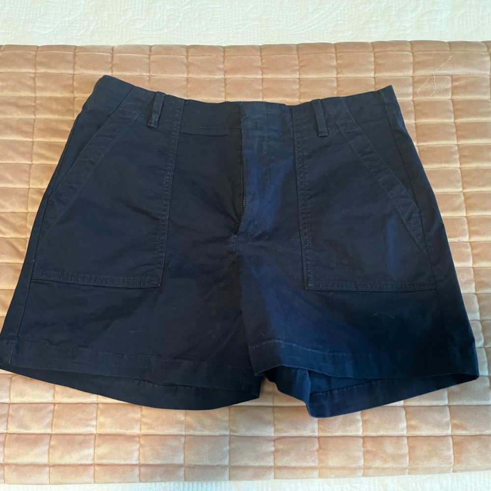 Banana Republic size 8 navy shorts. Never worn